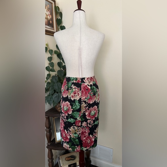 Talbots Black Floral Rose Pencil Skirt sz 4 - Picture 7 of 11